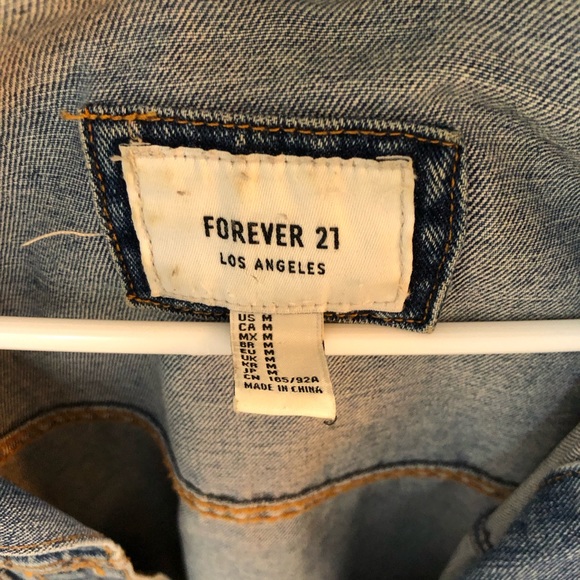 Oversized denim jacket. - Picture 3 of 3